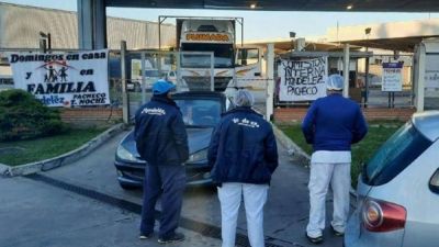 Advierten amenaza de ajuste laboral en Mondelez ante la crisis por importaciones