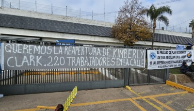 En medio de una aguda crisis en el sector industrial con prdidas masivas de empleos,  el sindicato de papeleros lanza paros de 48 y 72 horas