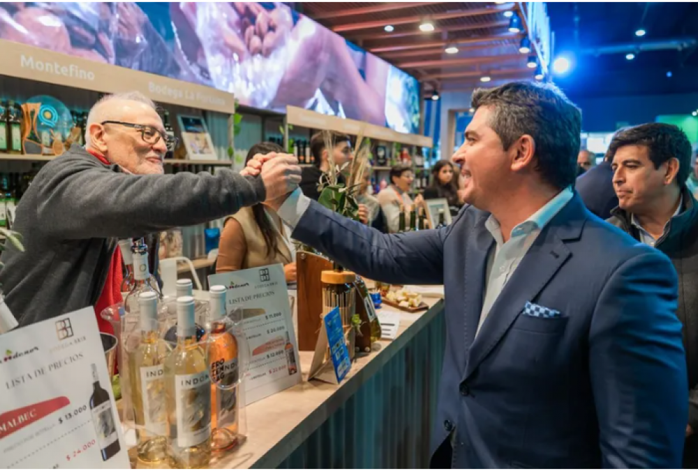 Orrego inaugur el espacio de la provincia en la Expo Caminos y Sabores 2025 con una propuesta que despierta los sentidos