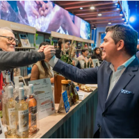 Orrego inaugur el espacio de la provincia en la Expo Caminos y Sabores 2025 con una propuesta que despierta los sentidos
