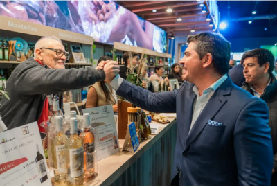 Orrego inaugur el espacio de la provincia en la Expo Caminos y Sabores 2025 con una propuesta que despierta los sentidos
