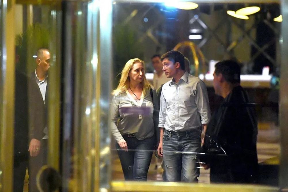 Santiago Caputo, afuera!: Karina Milei lo apart del armado bonaerense de La Libertad Avanza