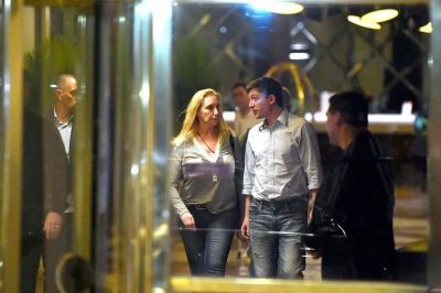 Santiago Caputo, afuera!: Karina Milei lo apart del armado bonaerense de La Libertad Avanza