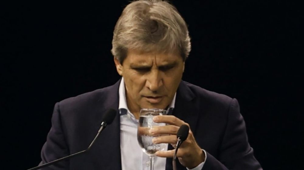 Caputo mantiene una negociacin secreta con Burford para pagarle con bonos el fallo de YPF