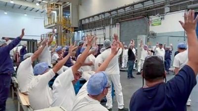 Trabajadores de la Alimentacin ratifican el plan de lucha en Molinos