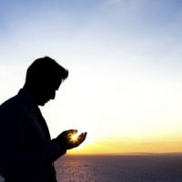 Por qu unas oraciones son en voz baja y otras en voz alta?