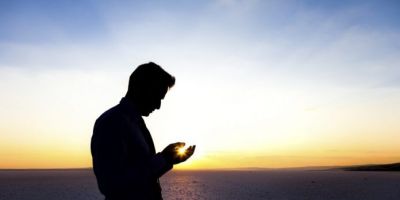 Por qu unas oraciones son en voz baja y otras en voz alta?