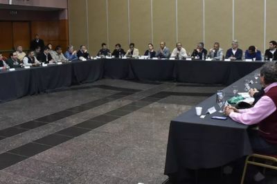 Paritarias: gremios docentes rechazan el 9% y esperan una nueva propuesta
