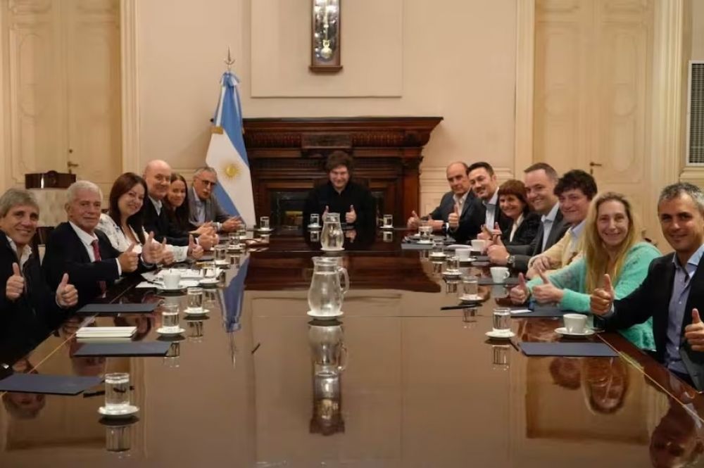 Milei reuni al gabinete para reforzar la defensa del supervit fiscal ante el desafo de los gobernadores