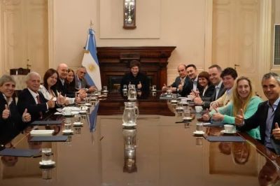 Milei reuni al gabinete para reforzar la defensa del supervit fiscal ante el desafo de los gobernadores