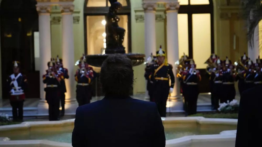Entre la euforia, la amenaza y la sospecha: 24 horas frenticas en la Casa Rosada antes del duelo con los gobernadores