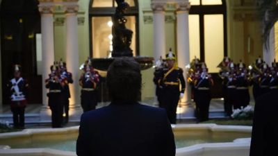 Entre la euforia, la amenaza y la sospecha: 24 horas frenticas en la Casa Rosada antes del duelo con los gobernadores
