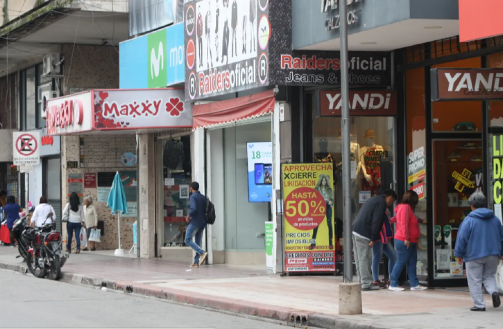 Cada de ventas y posibles cierres dejan a empleados de comercio al abismo