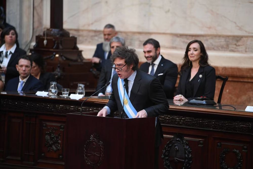 Tras el fuerte revs en el Senado, Milei descarta convocar a los gobernadores y se profundiza el enojo