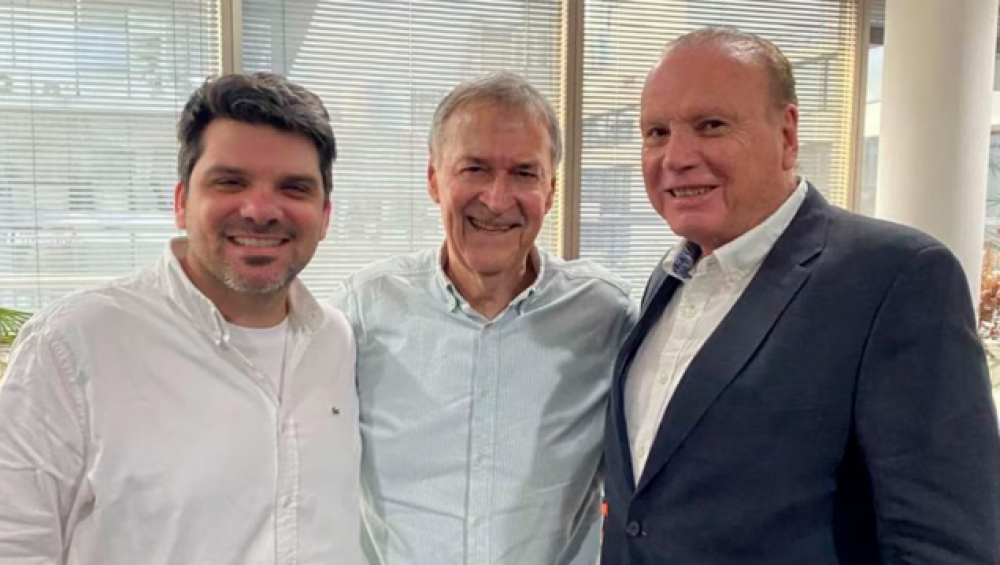 El espacio Somos Buenos Aires, que junt a Schiaretti, la UCR, Randazzo y Carri, ahora sum a un histrico ex intendente del conurbano