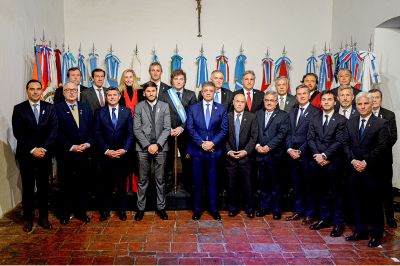 Milei, ante el reto de llegar a octubre sin apoyo de gobernadores