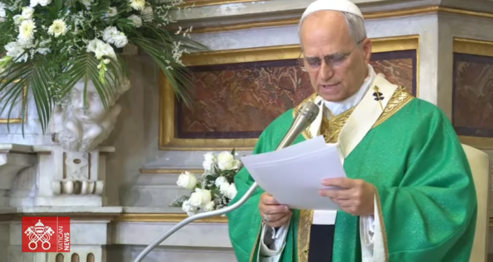 Len XIV pide ver sin pasar de largo en su primera misa en Castel Gandolfo