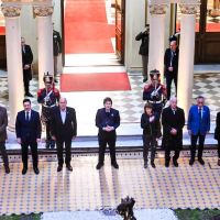 Para ganar tiempo y recuperar aliados, el Gobierno retrasa los vetos y busca abrir una negociación con gobernadores