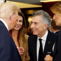 Con el traje de la FIFA, Macri se sacó una foto con Trump en Miami