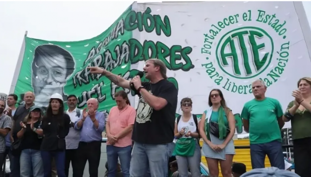 ATE Capital se moviliza al Ministerio de Economa para exigir respuestas al Gobierno Nacional