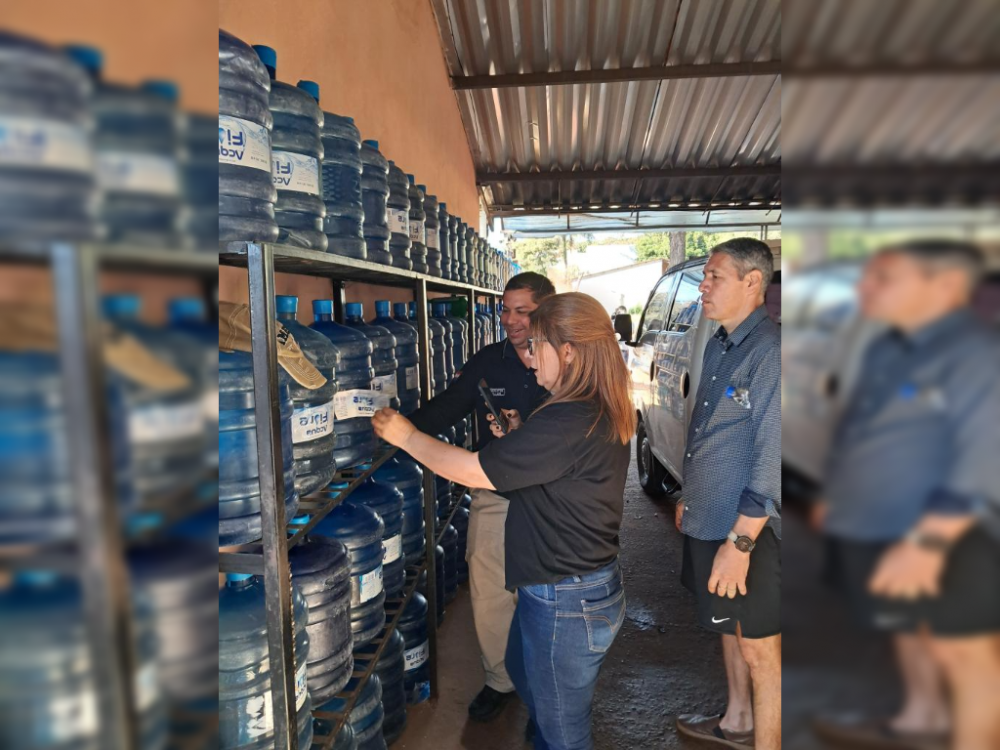 Allanan embotelladora por supuesta falsificacin de agua mineral en Luque