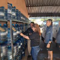 Allanan embotelladora por supuesta falsificacin de agua mineral en Luque