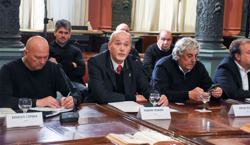 UDA y CEA denunciaron ante la OIT al gobierno por grave vulneracin de derechos