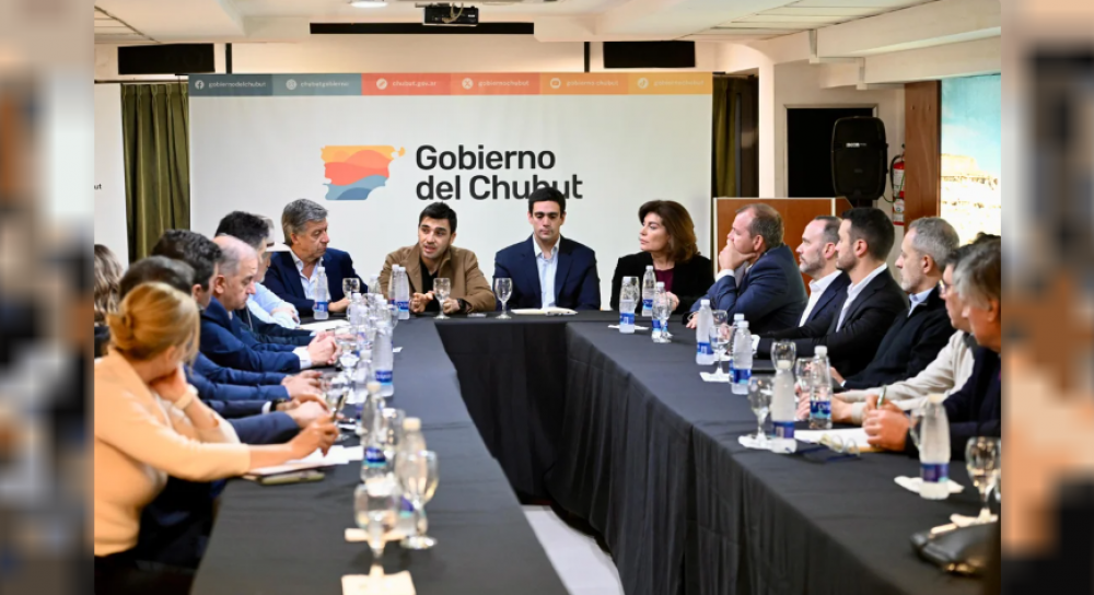 Torres pidi eliminar retenciones al petrleo convencional y reclam alivio fiscal para Chubut