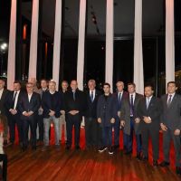 Foto en la Rural: ocho gobernadores se mostraron con Guillermo Francos, pero no hubo un acercamiento