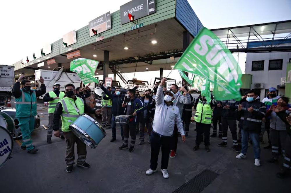 Un tribunal laboral orden reincorporar a 85 trabajadores del peaje