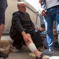 Habl el cura argentino herido tras el ataque de Israel en Gaza: El impacto fue directo a la parroquia
