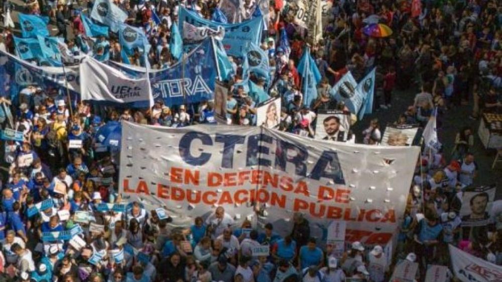 La Justicia ordena que el Gobierno reabra la paritaria nacional docente