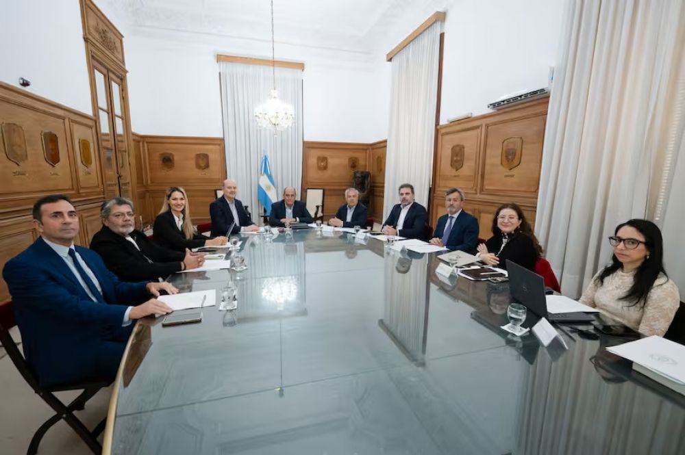 En la Casa Rosada, el Consejo de Mayo empez a tratar finalmente la reforma laboral junto a la UIA y la CGT