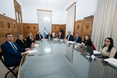 En la Casa Rosada, el Consejo de Mayo empez a tratar finalmente la reforma laboral junto a la UIA y la CGT