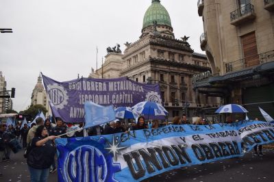 Primera protesta contra el tope a las paritarias: la UOM marcha para exigir la homologacin de su aumento