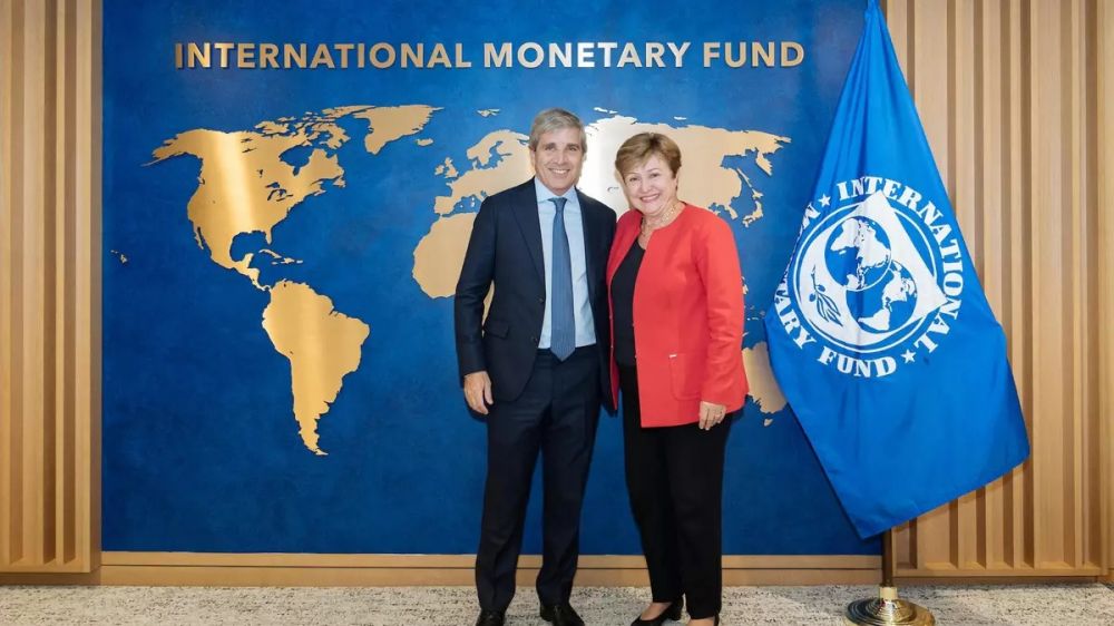Alertan que ya se fug el 44% de los dlares que envi el FMI y el organismo le exige a Milei acumular reservas