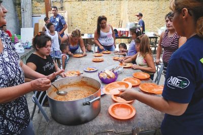 El Gobierno elimin� el registro para validar la existencia de comedores y merenderos comunitarios