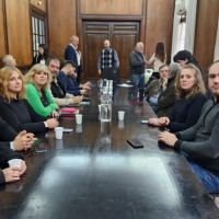Aunque UPCN todavía no lo confirma, ya se habla de una paritaria semestral para los estatales y en los márgenes que quiere la gestión libertaria