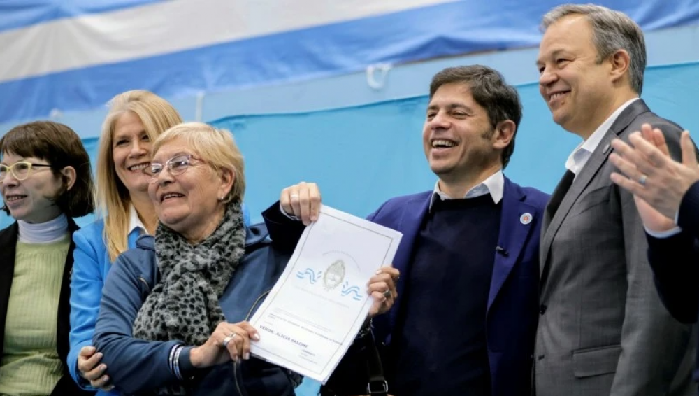 Kicillof y Magario entregaron ms de 1.400 escrituras gratuitas