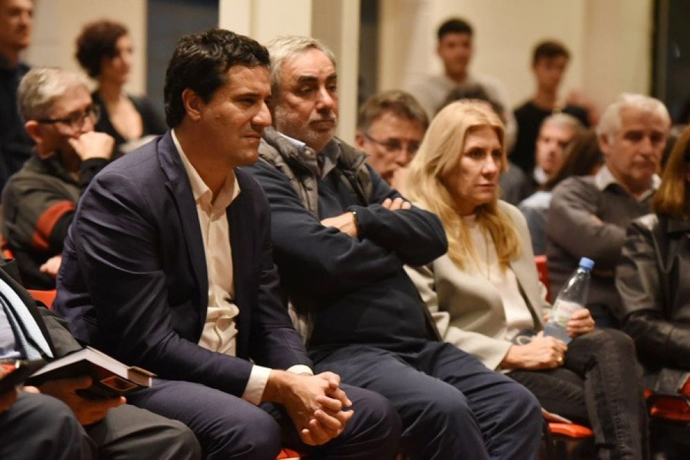 Todo mal en el radicalismo bonaerense