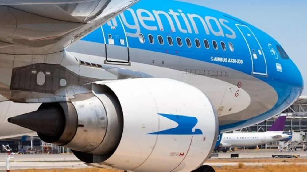 Pilotos reclaman paritarias y advierten por el deterioro de la flota en Aerolneas Argentinas