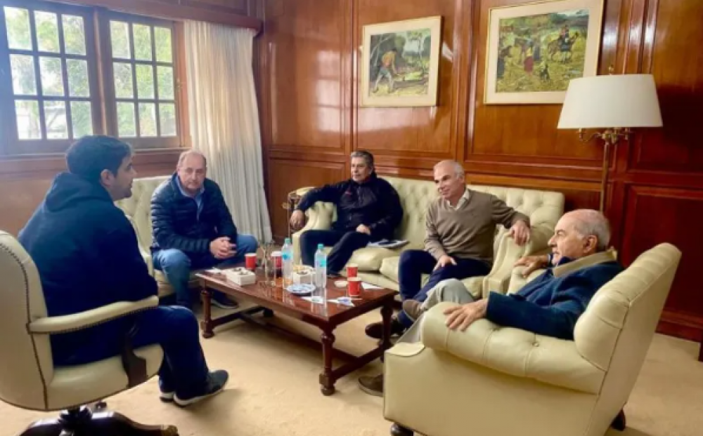 Romero Feris se reuni con gerentes regionales de Coca-Cola