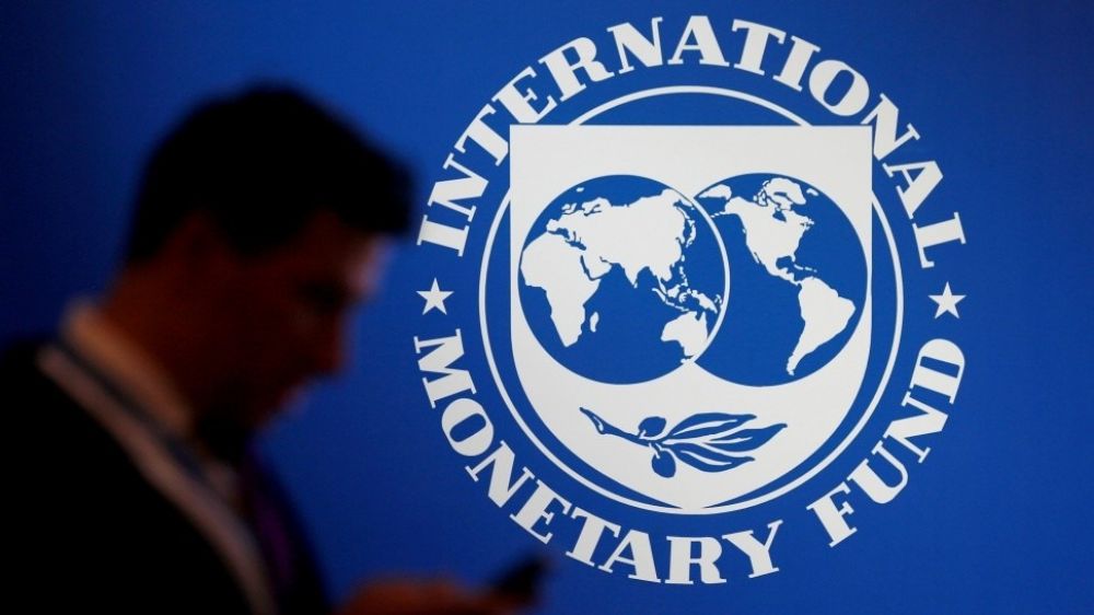Tras el giro oficial sobre la compra de reservas, el FMI aprob la revisin