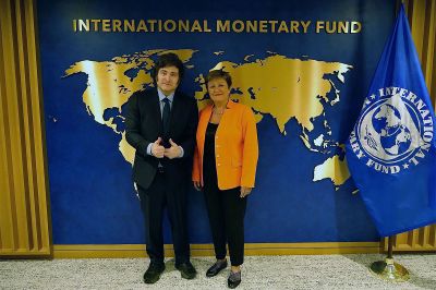El staff del Fondo Monetario Internacional aprob la revisin y recomendar un desembolso de U$S 2000 millones