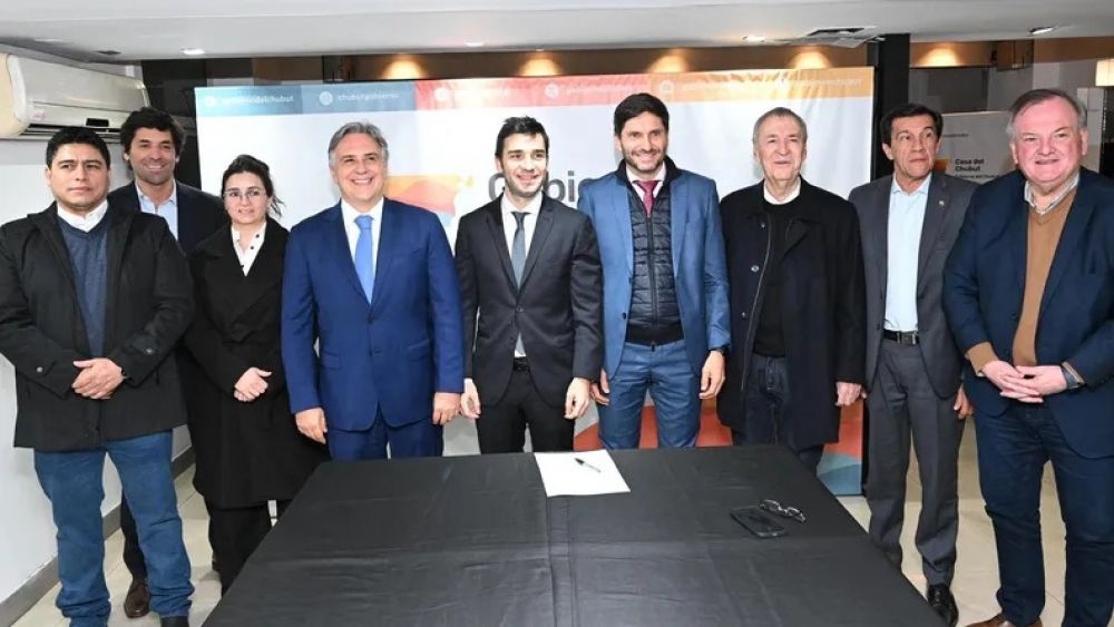 Por qu Martn Llaryora apur el grito federal de los gobernadores, nuevo escudo nacional del cordobesismo