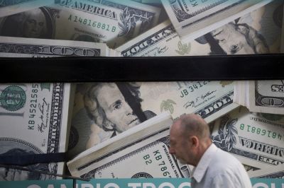 El d�lar pega otro salto pese al intento del Gobierno de frenarlo