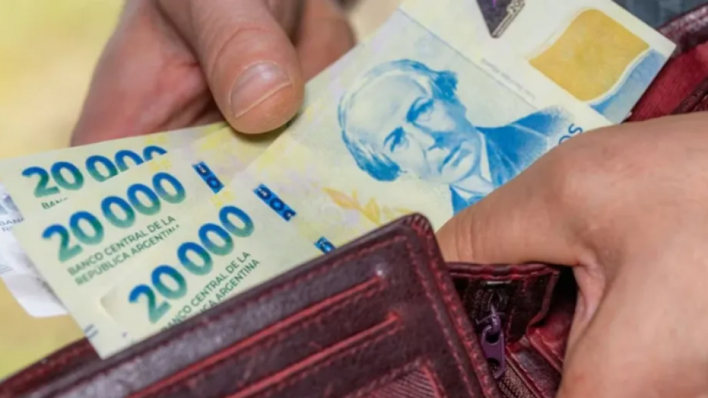 Recesin salarial: los aumentos de 2025 quedaron 15 puntos por debajo de lo proyectado