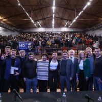 Fuerza Patria se ordena y sale a confrontar a Milei con gestos de unidad