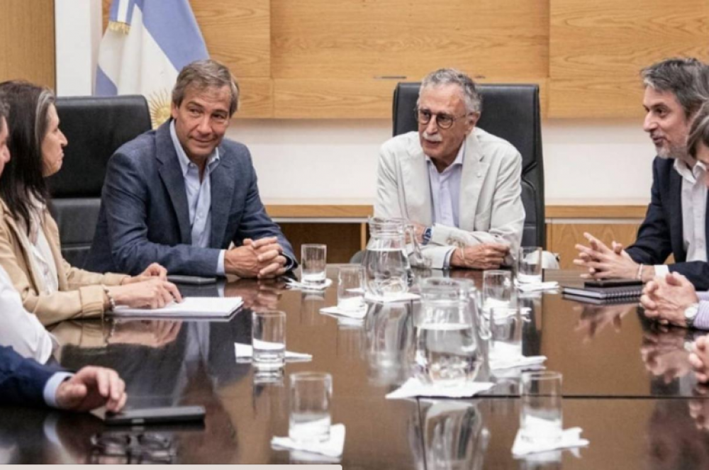 Grave crisis en OSPICHA: denuncian vaciamiento, sueldos millonarios y abandono de afiliados