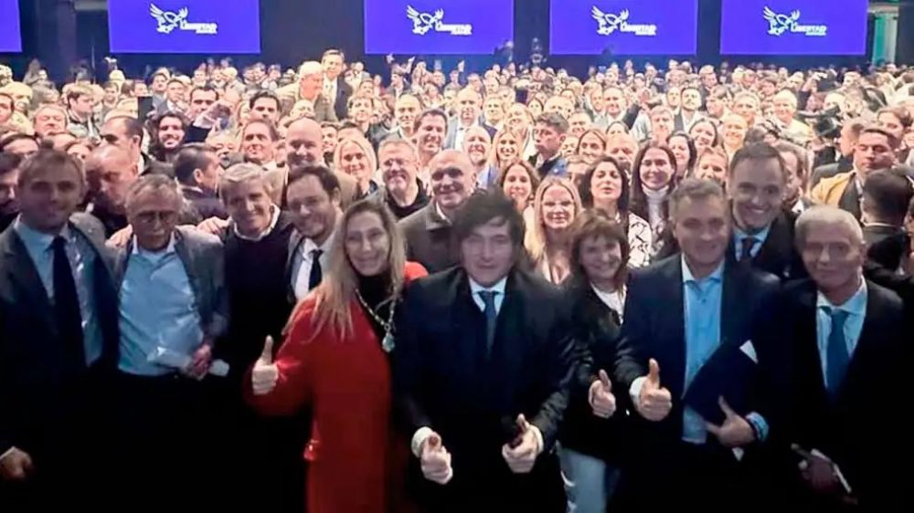 Javier Milei pisa el conurbano mientras la economa se mete en la campaa